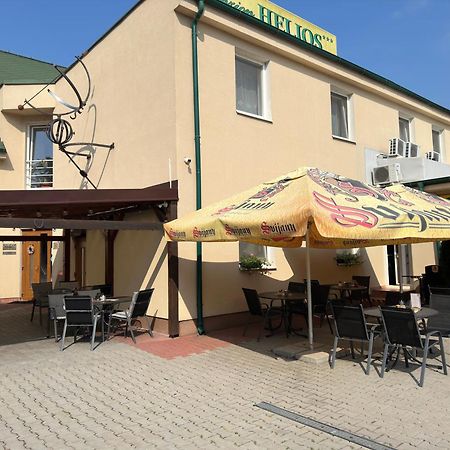 Penzion Helios Bratislava Buitenkant foto