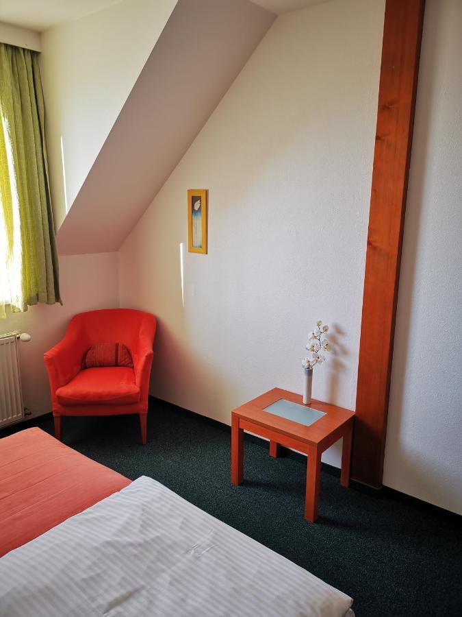 Penzion Helios Bratislava Buitenkant foto